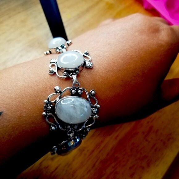 Moonstone Vintage Silver Bracelet - Picture 2 of 13